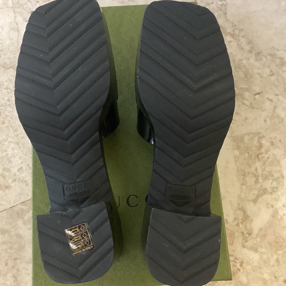 Gucci rubber platform sandal - Picture 2 of 9